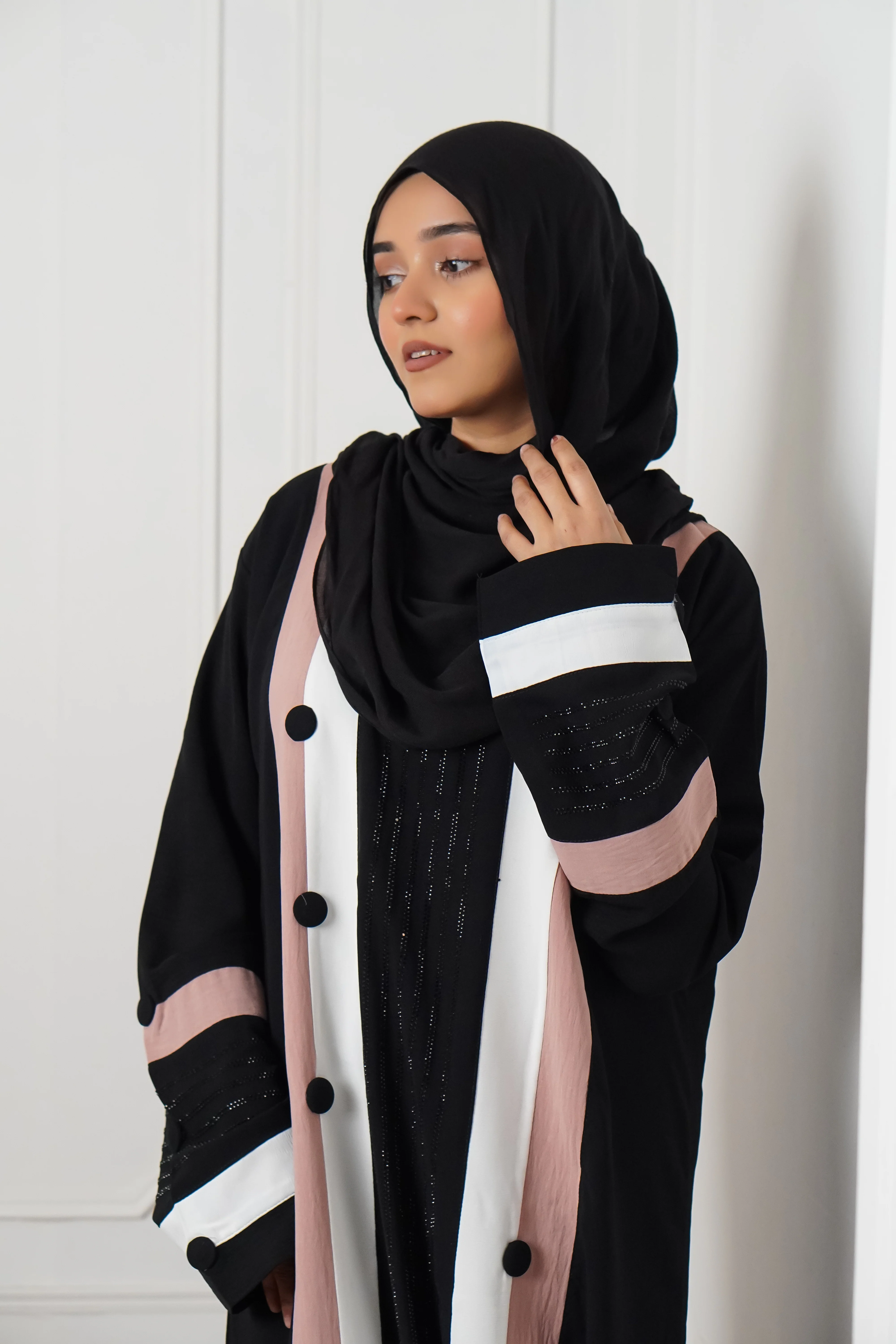 Black & Pink Buttoned Abayah - Image 6