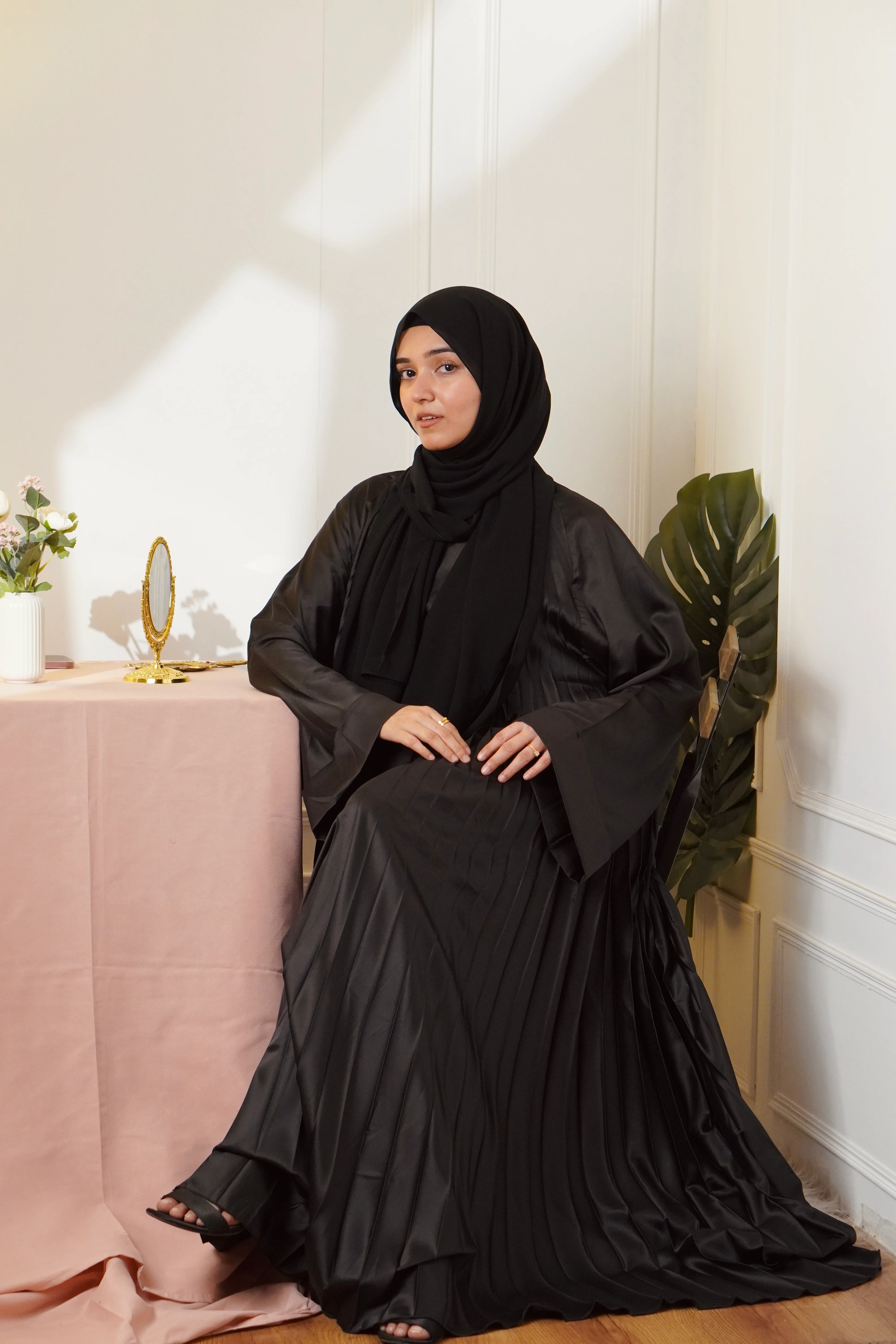 PLEATED ABAYAH - BLACK - Image 3