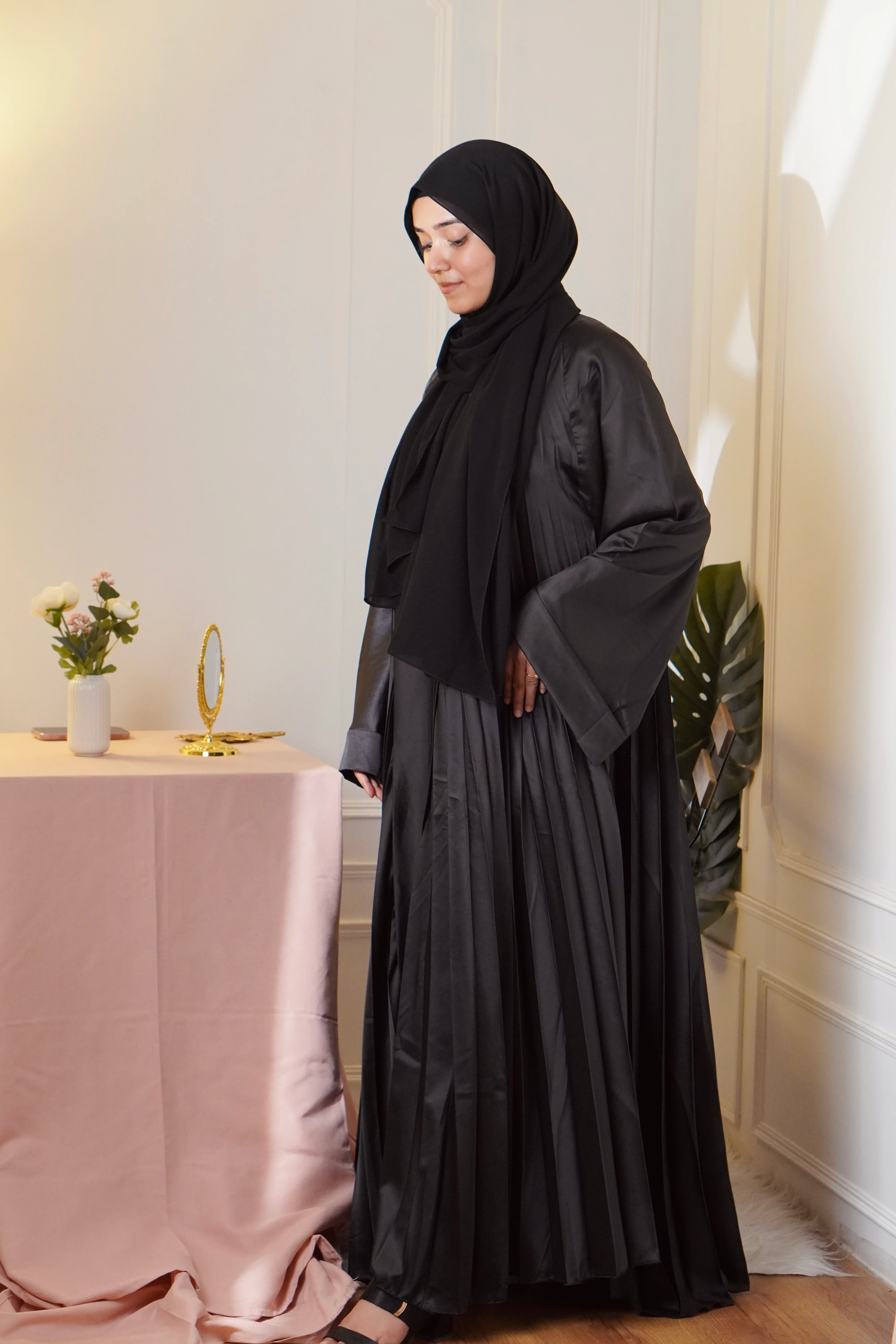 PLEATED ABAYAH - BLACK - Image 9