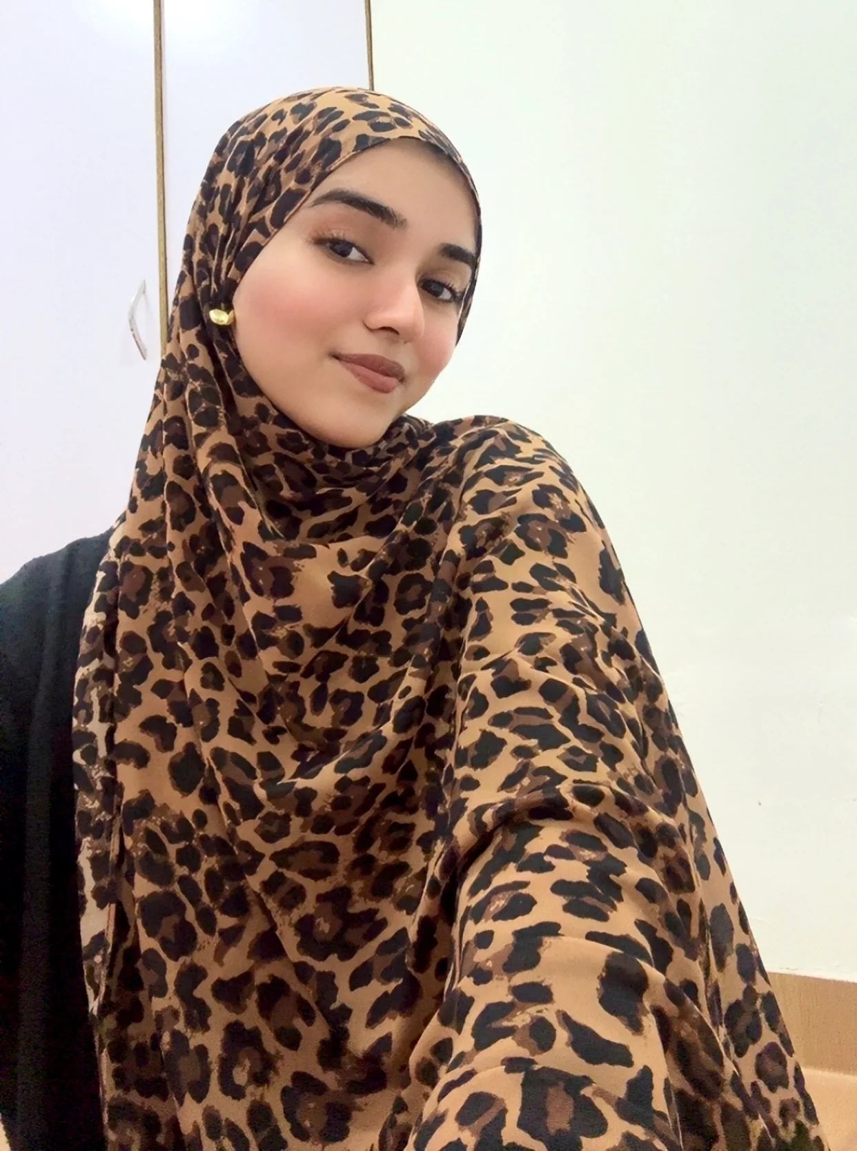 CHEETAH PRINT HIJAB - Image 3