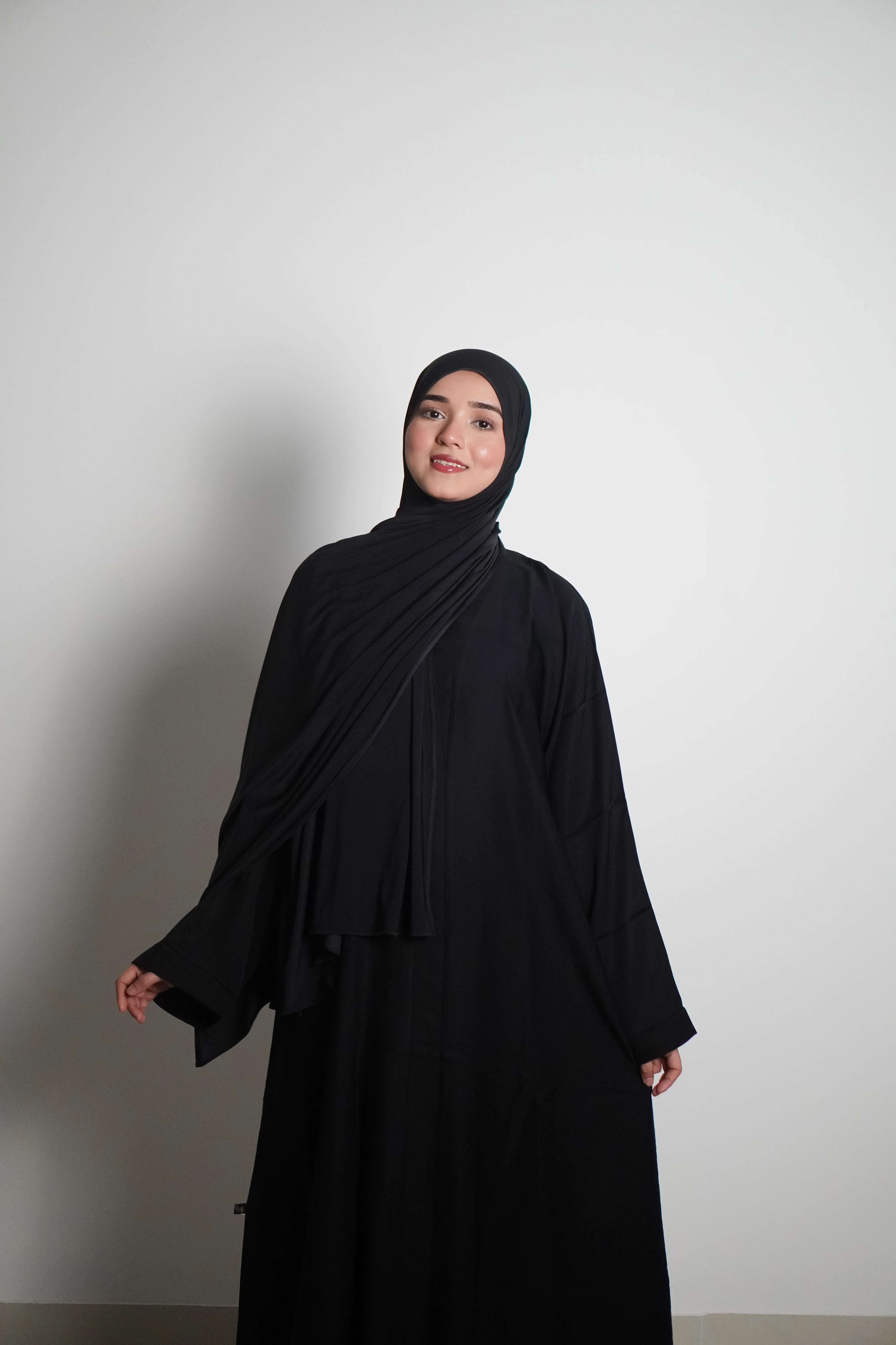 Classic Black Abayah 2.0 - Image 11