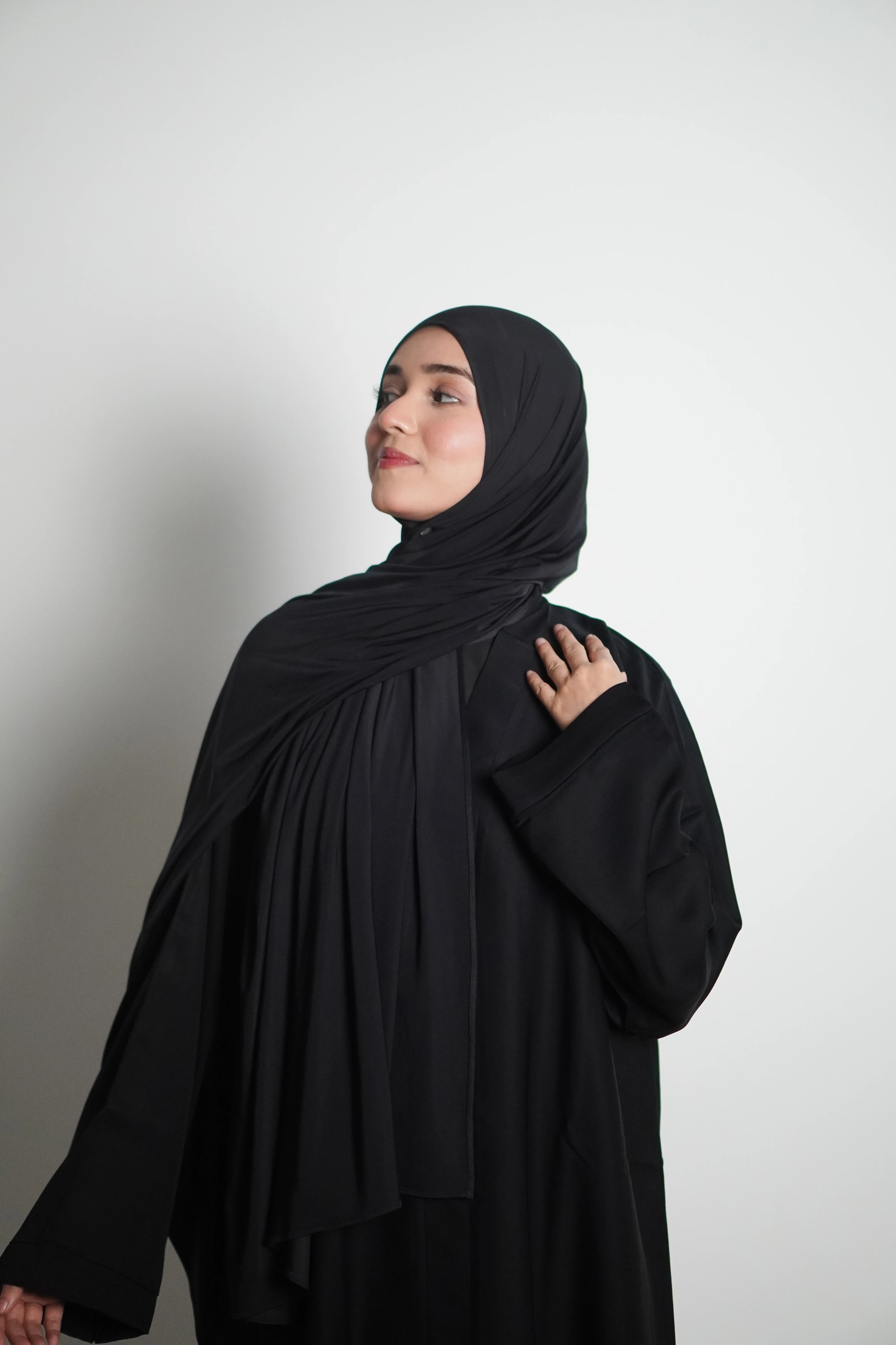 Classic Black Abayah 2.0 - Image 7