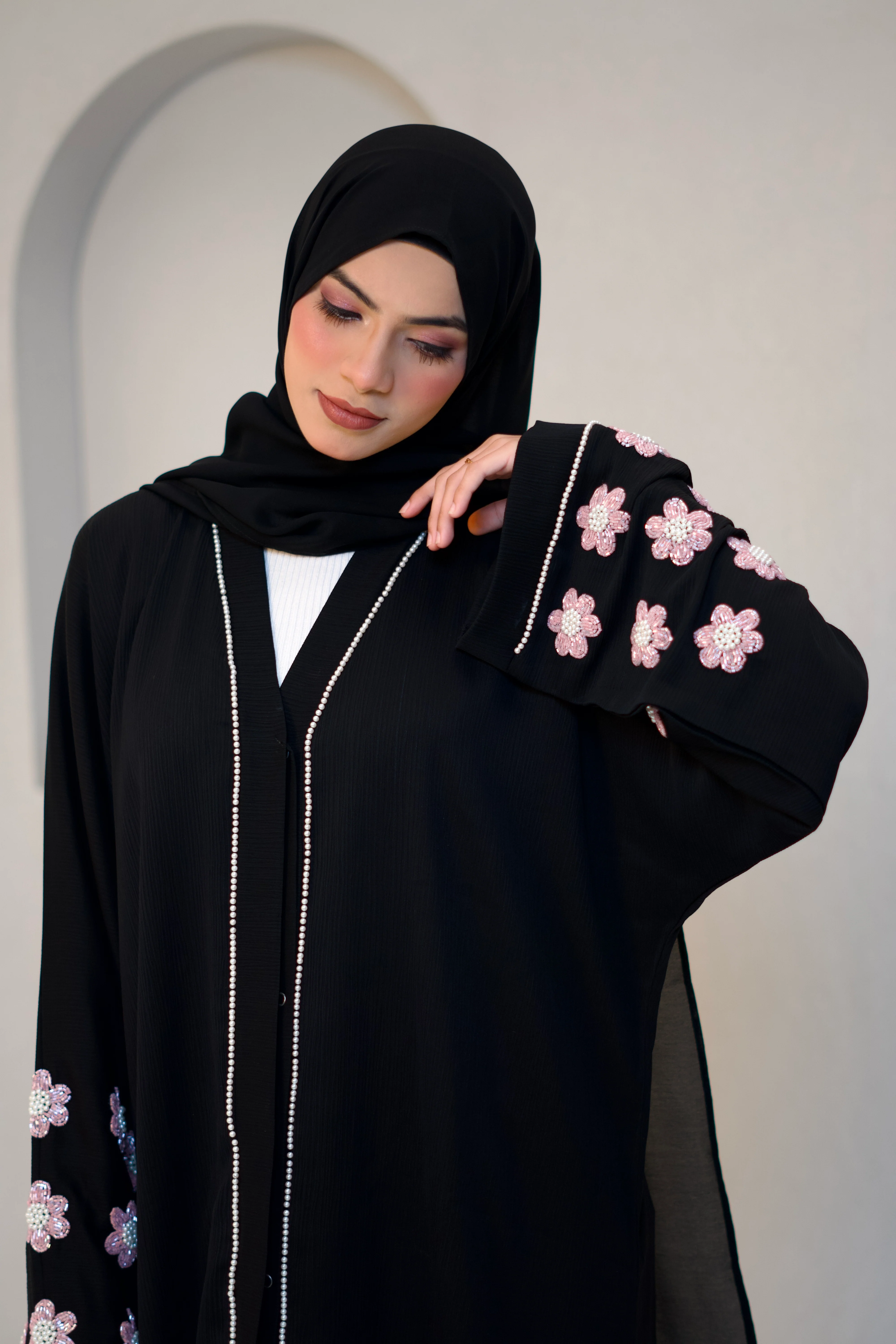 Pearl Noir Abayah