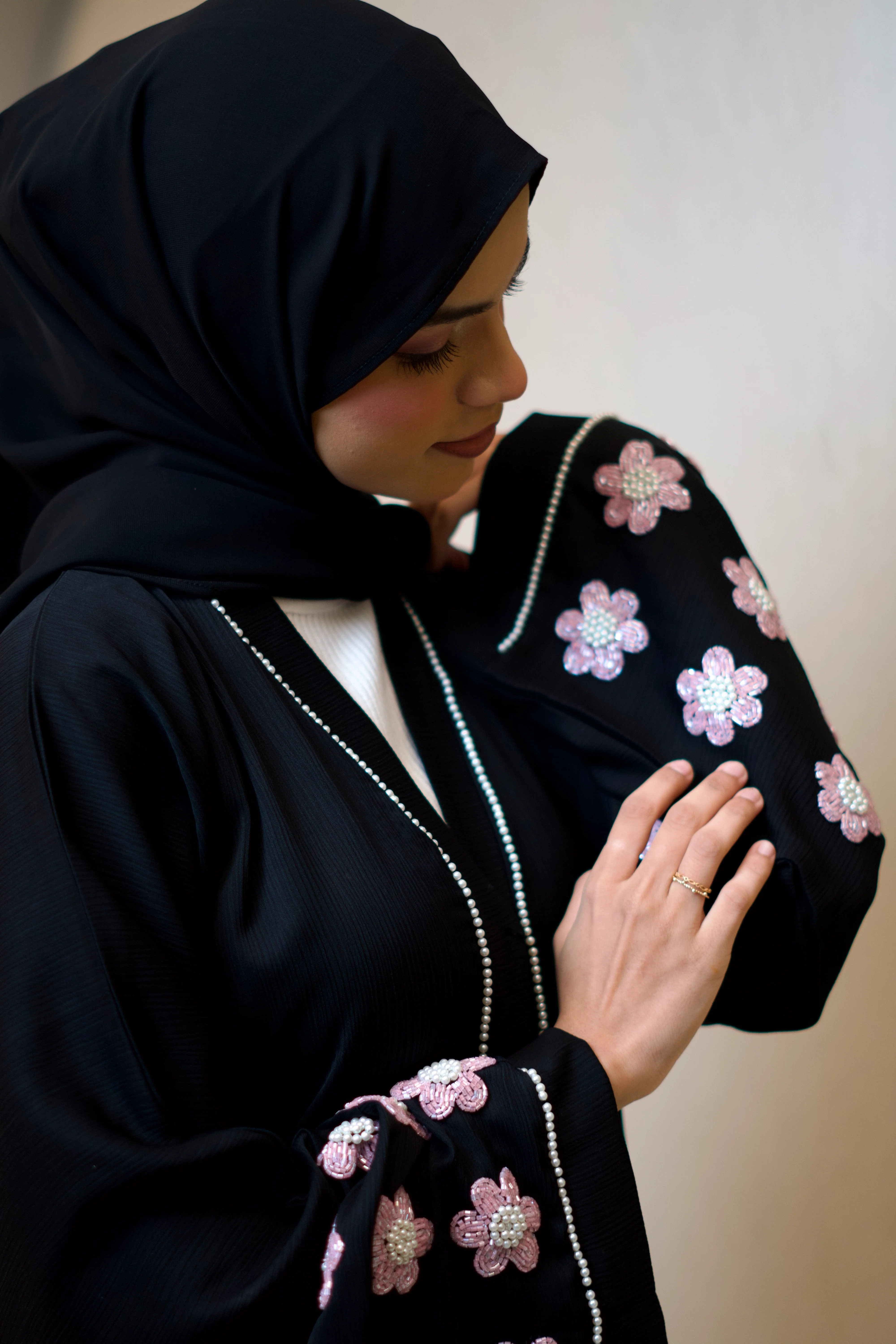 Pearl Noir Abayah - Image 15