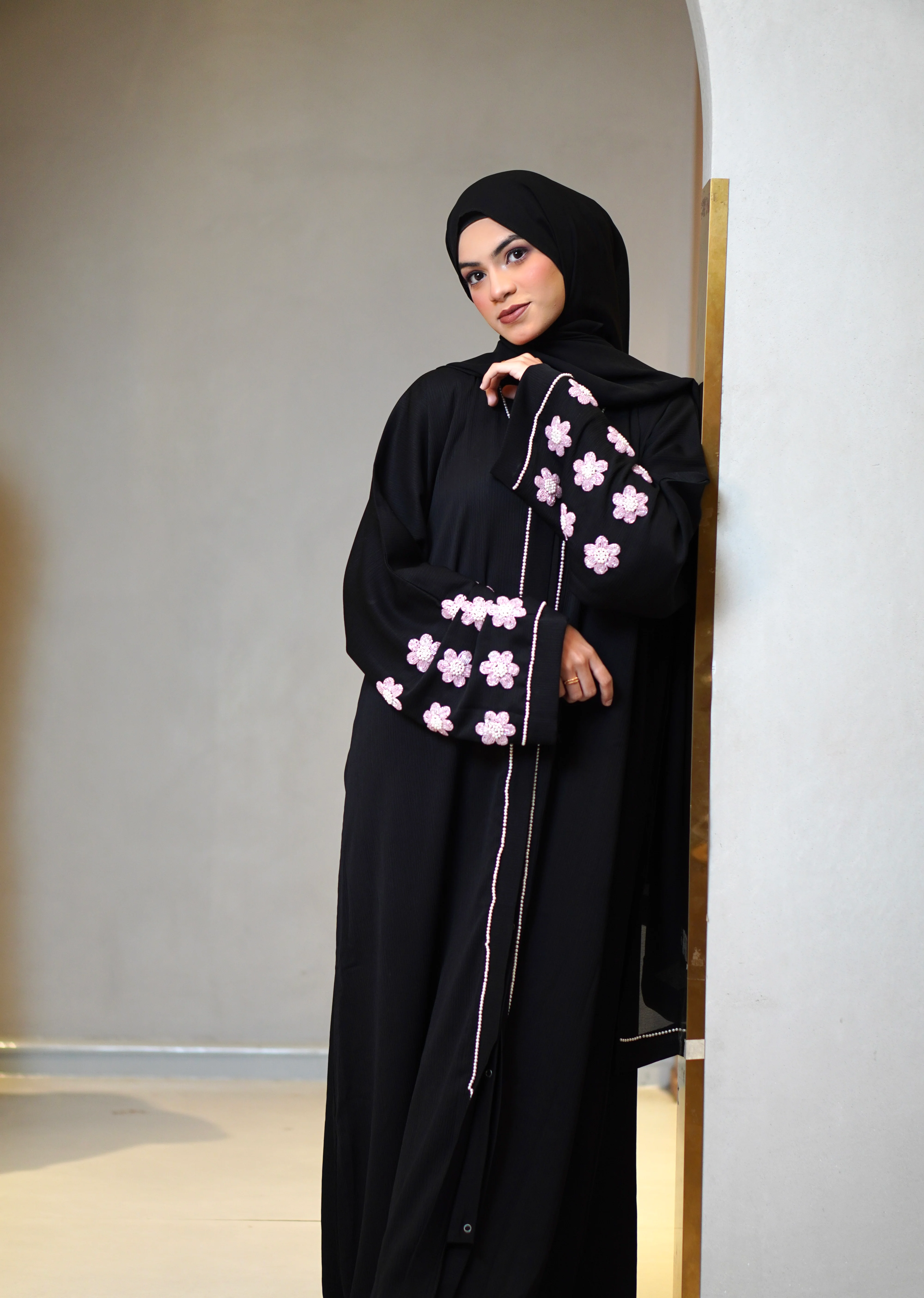Pearl Noir Abayah - Image 3