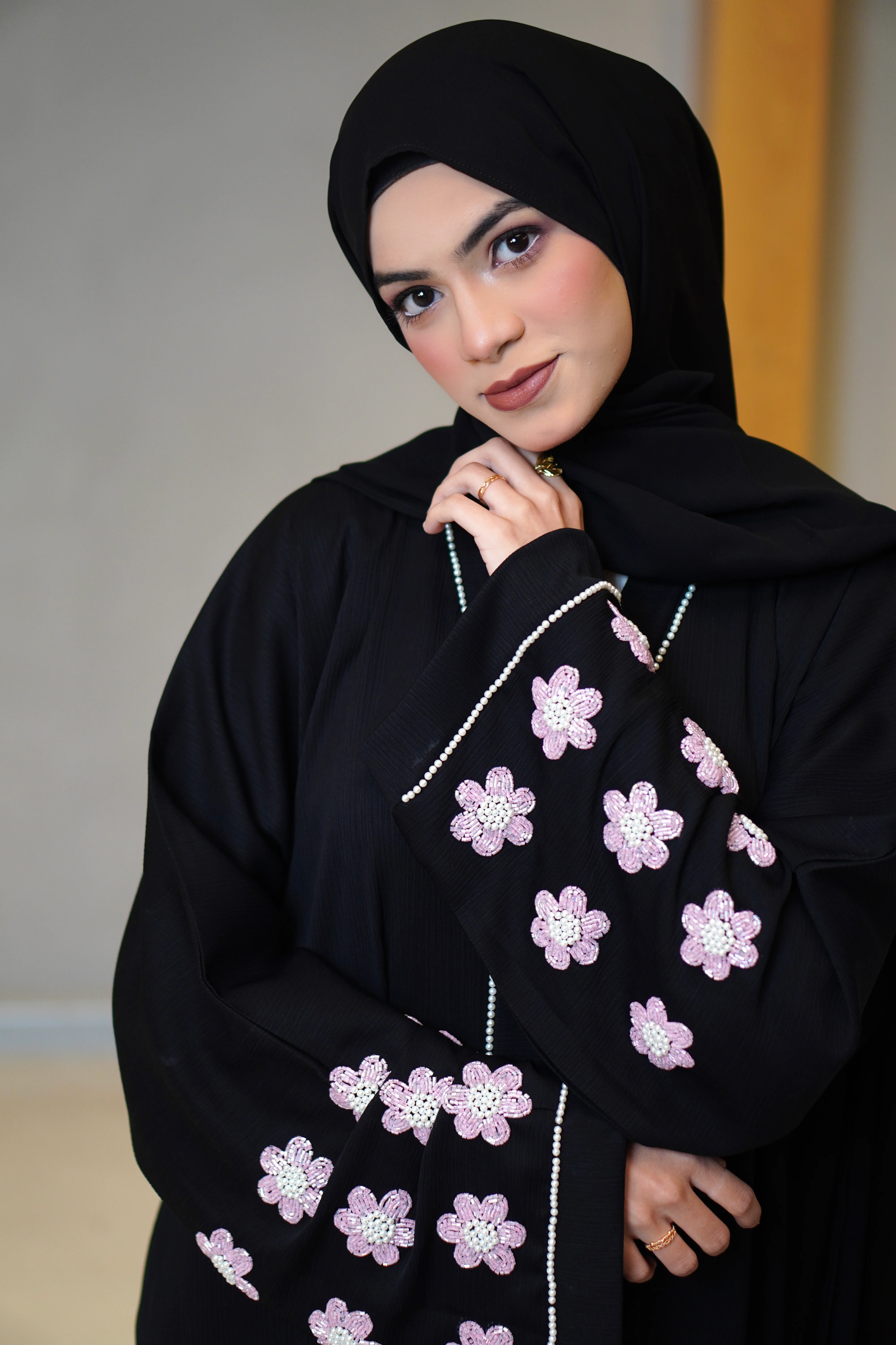 Pearl Noir Abayah - Image 7