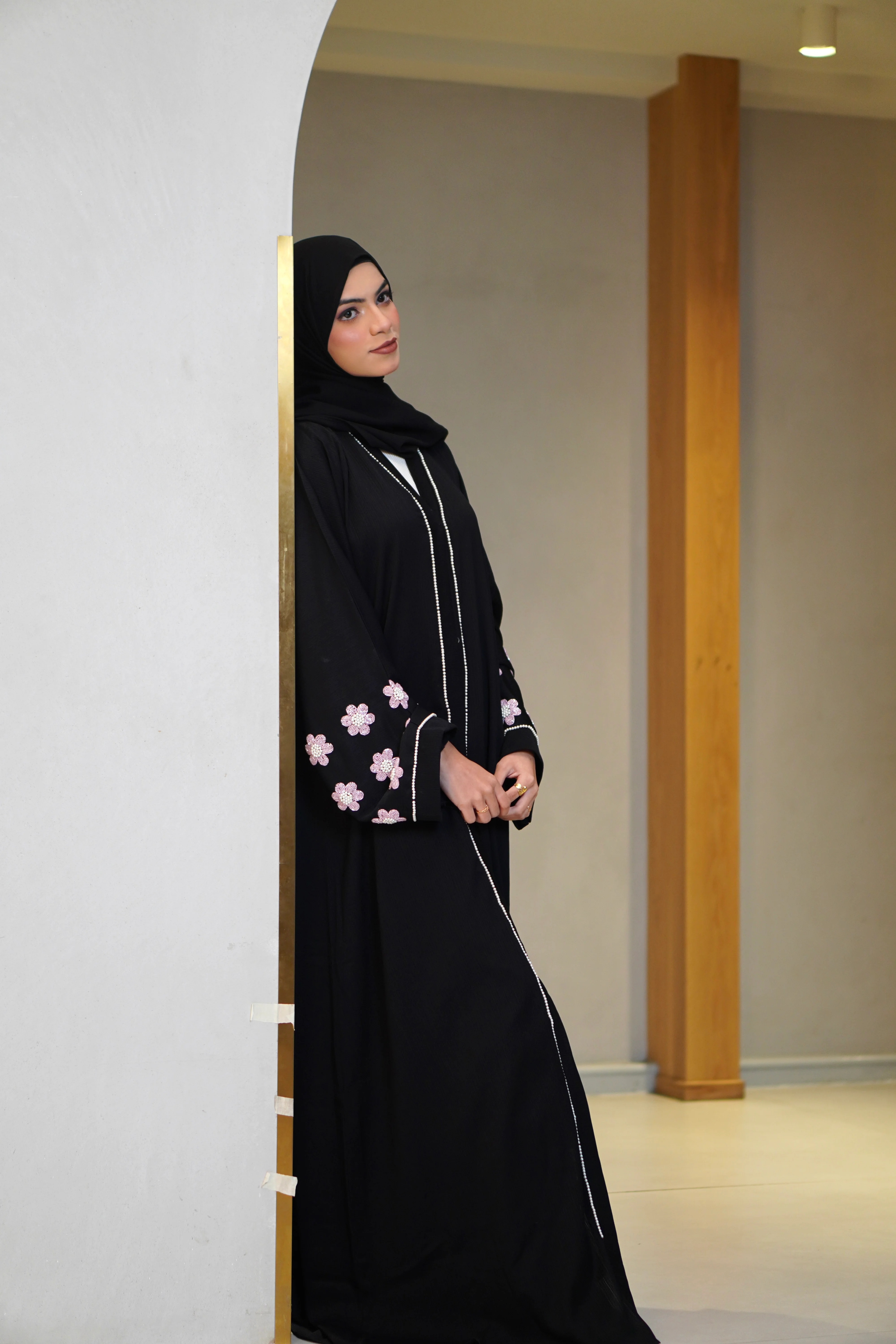 Pearl Noir Abayah - Image 9