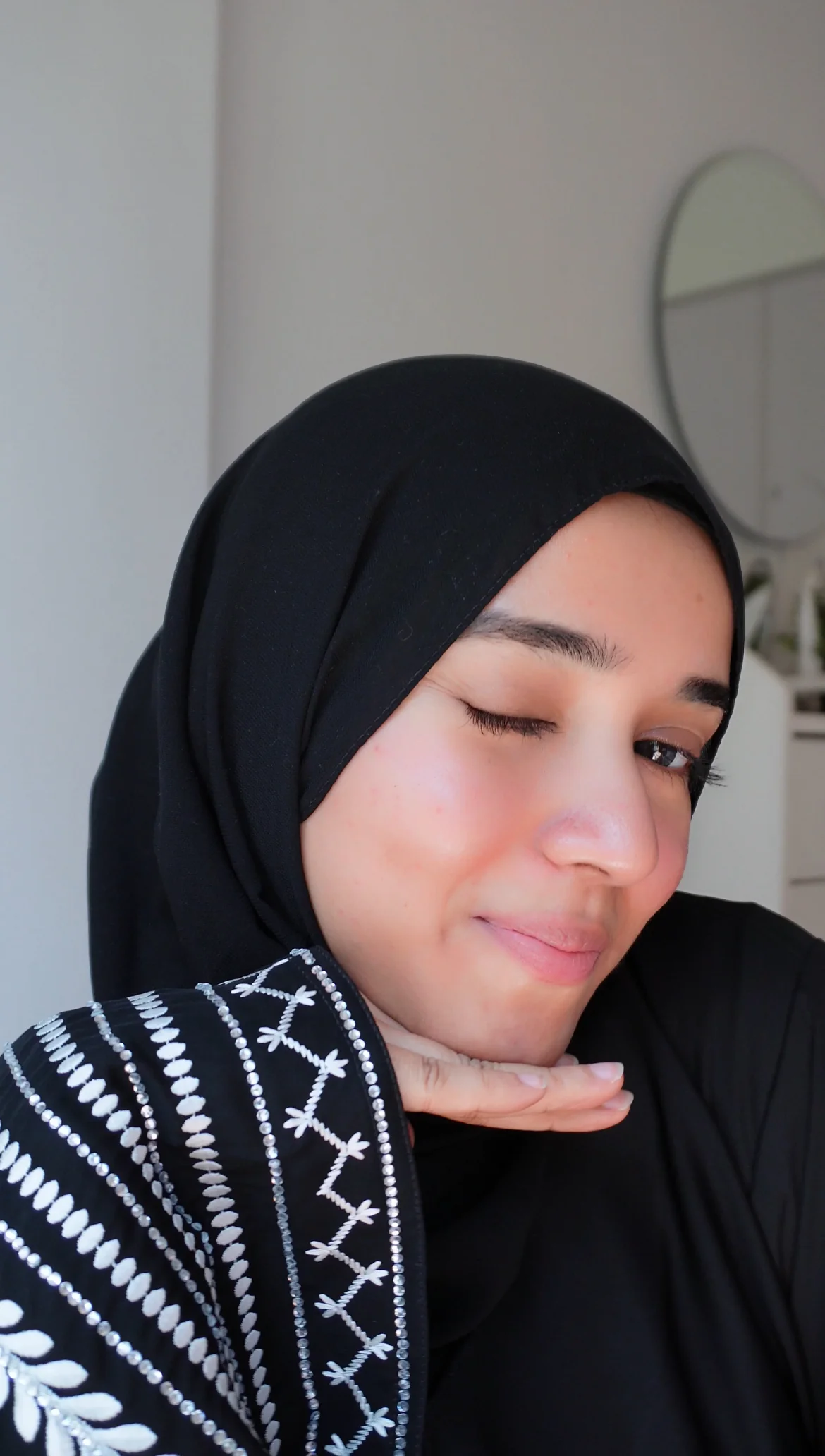 HAFSA EMBROIDERED ABAYAH - Image 3
