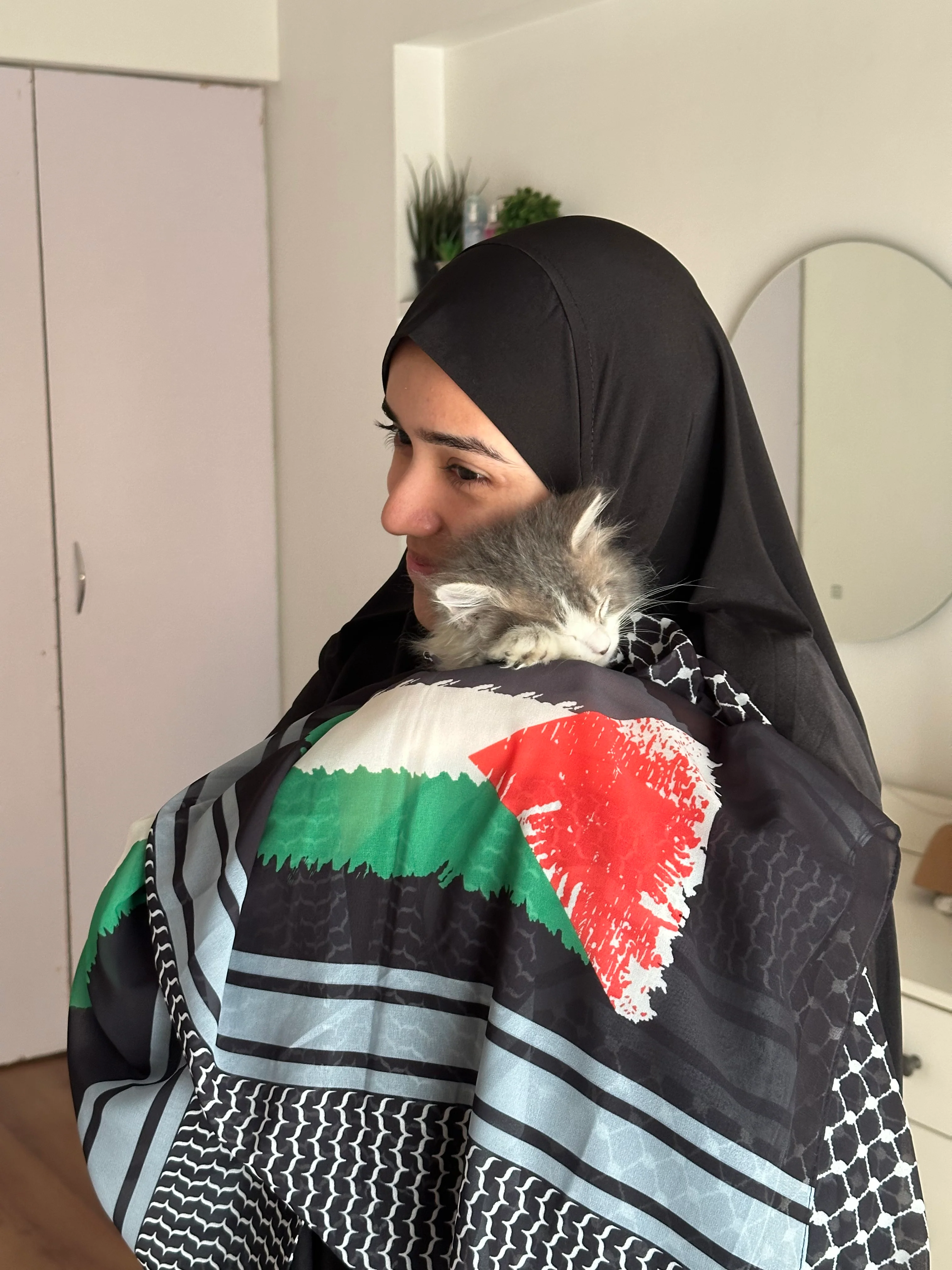 Keffiyeh Hijab - LOVE PALESTINE - Image 6