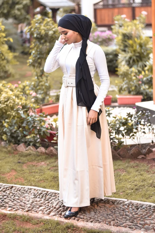 Laila belted dress – beige - Image 4