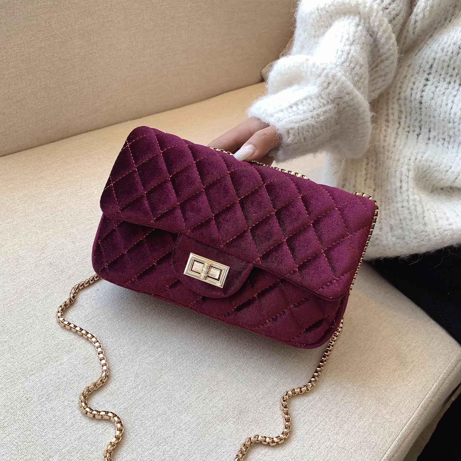 LUXURY HANDBAG - MAROON VELVET