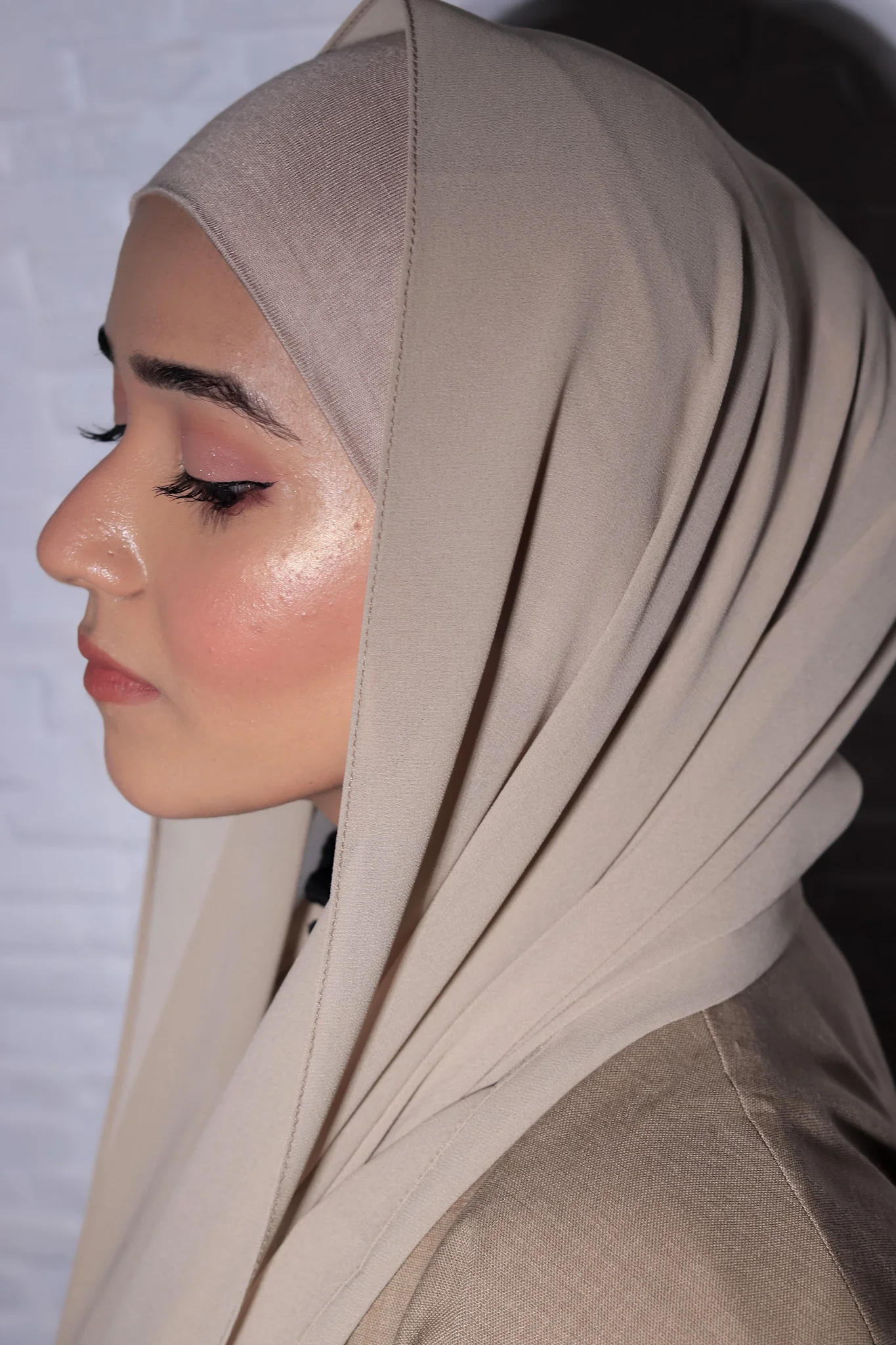 MAGNETIC HIJAB - BEIGE - Image 3