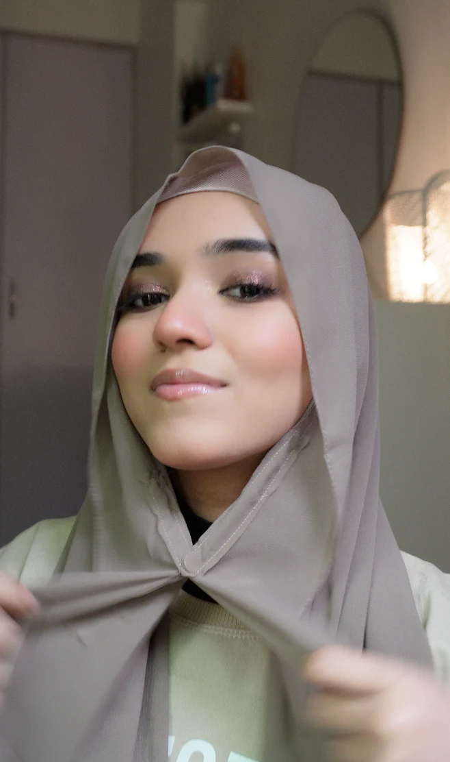 MAGNETIC HIJAB - TAUPE - Image 4