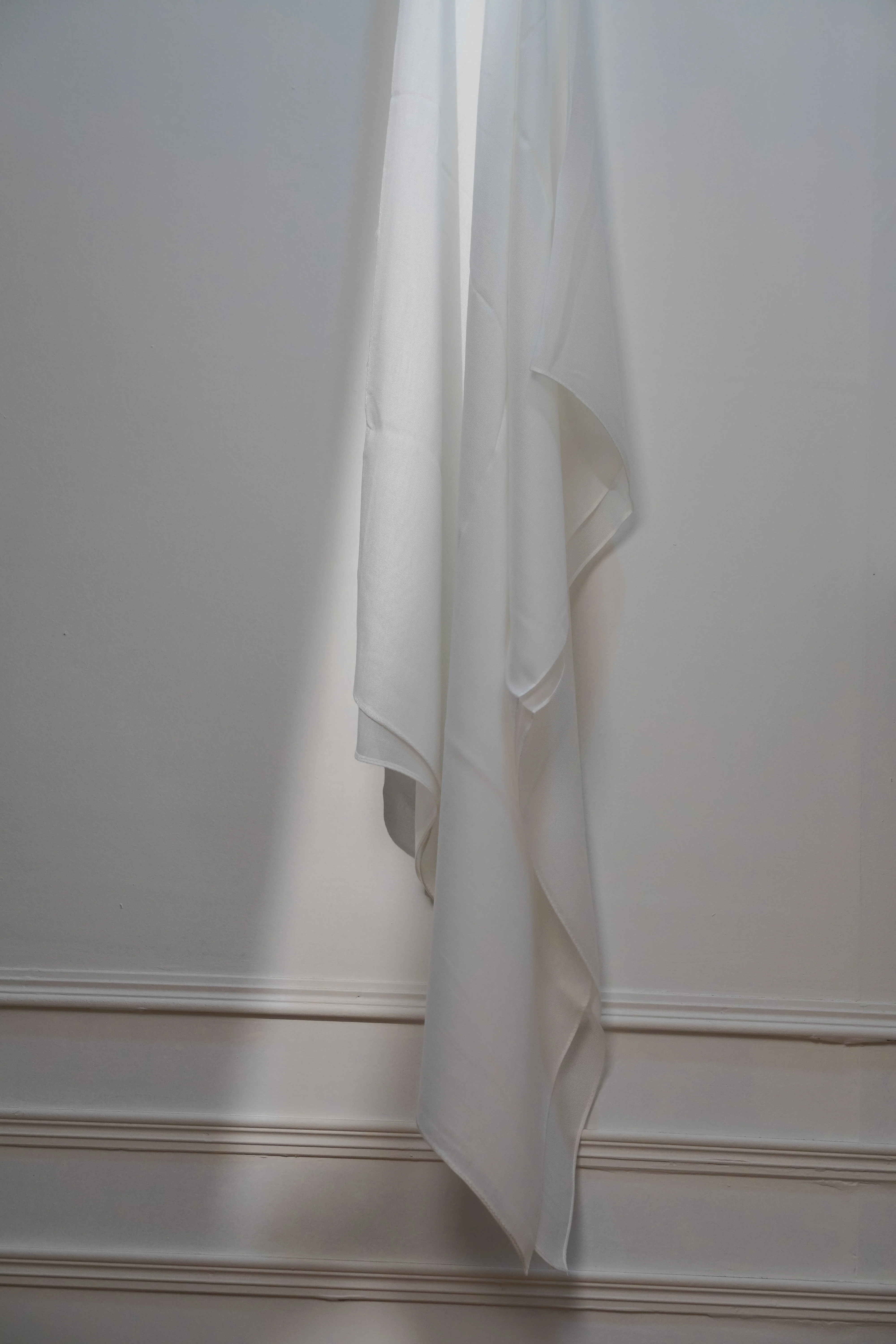 Modal Hijab #2 White - Image 4