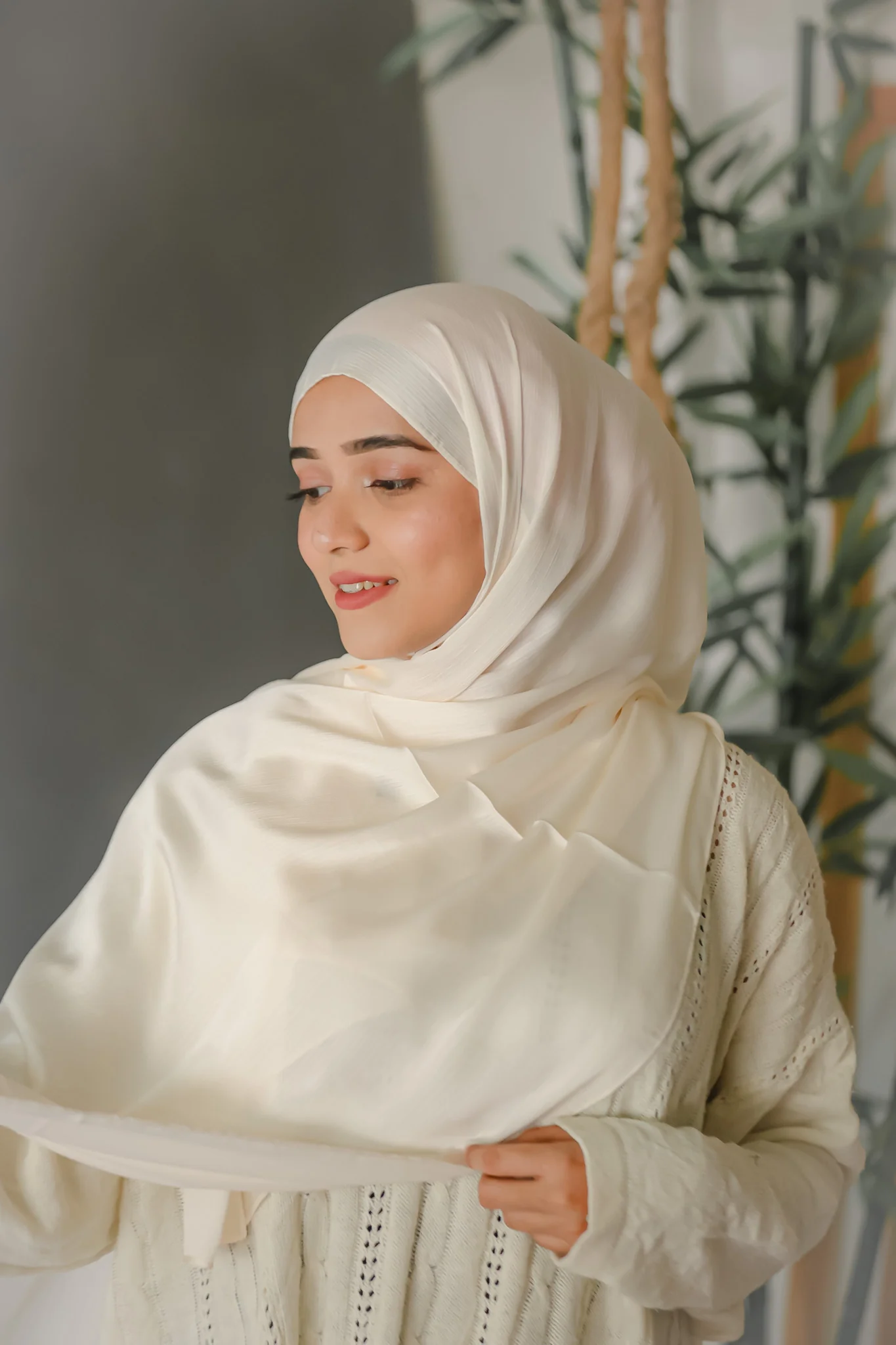 MUNA SATIN SILK - Creme Gold - Image 2