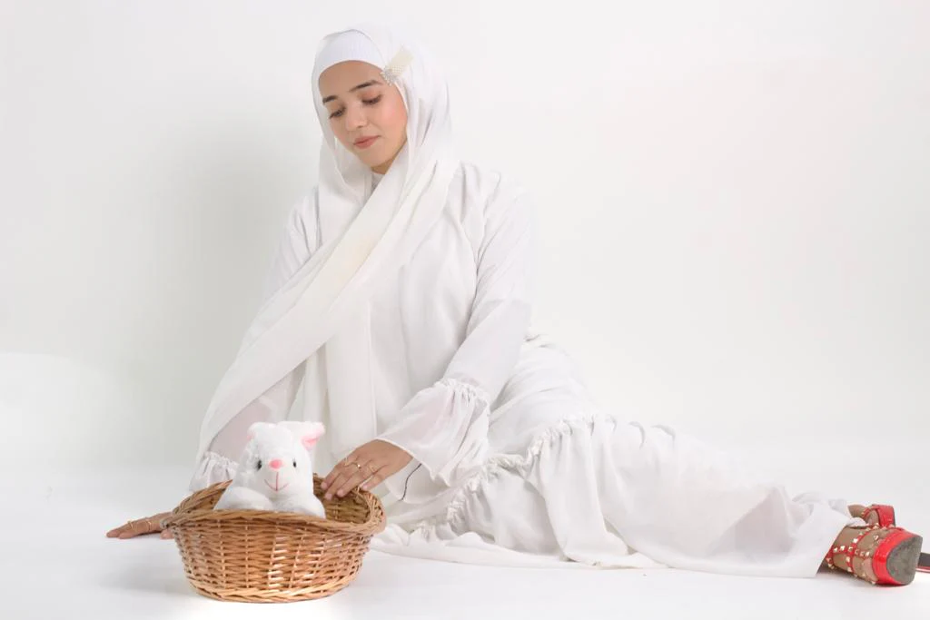 PEARL WHITE ABAYAH - Image 11