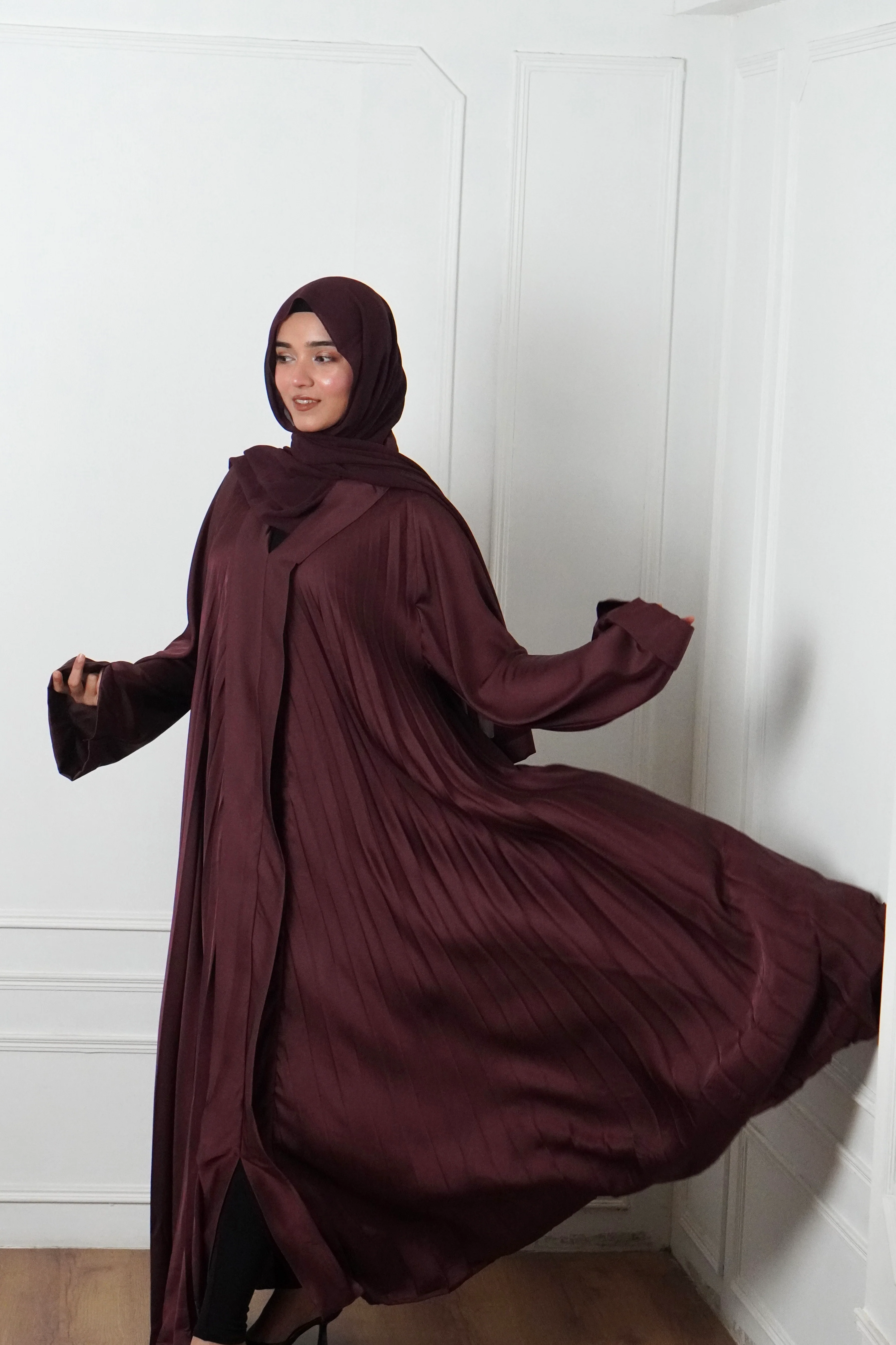 PLEATED ABAYAH - MAROON - Image 2