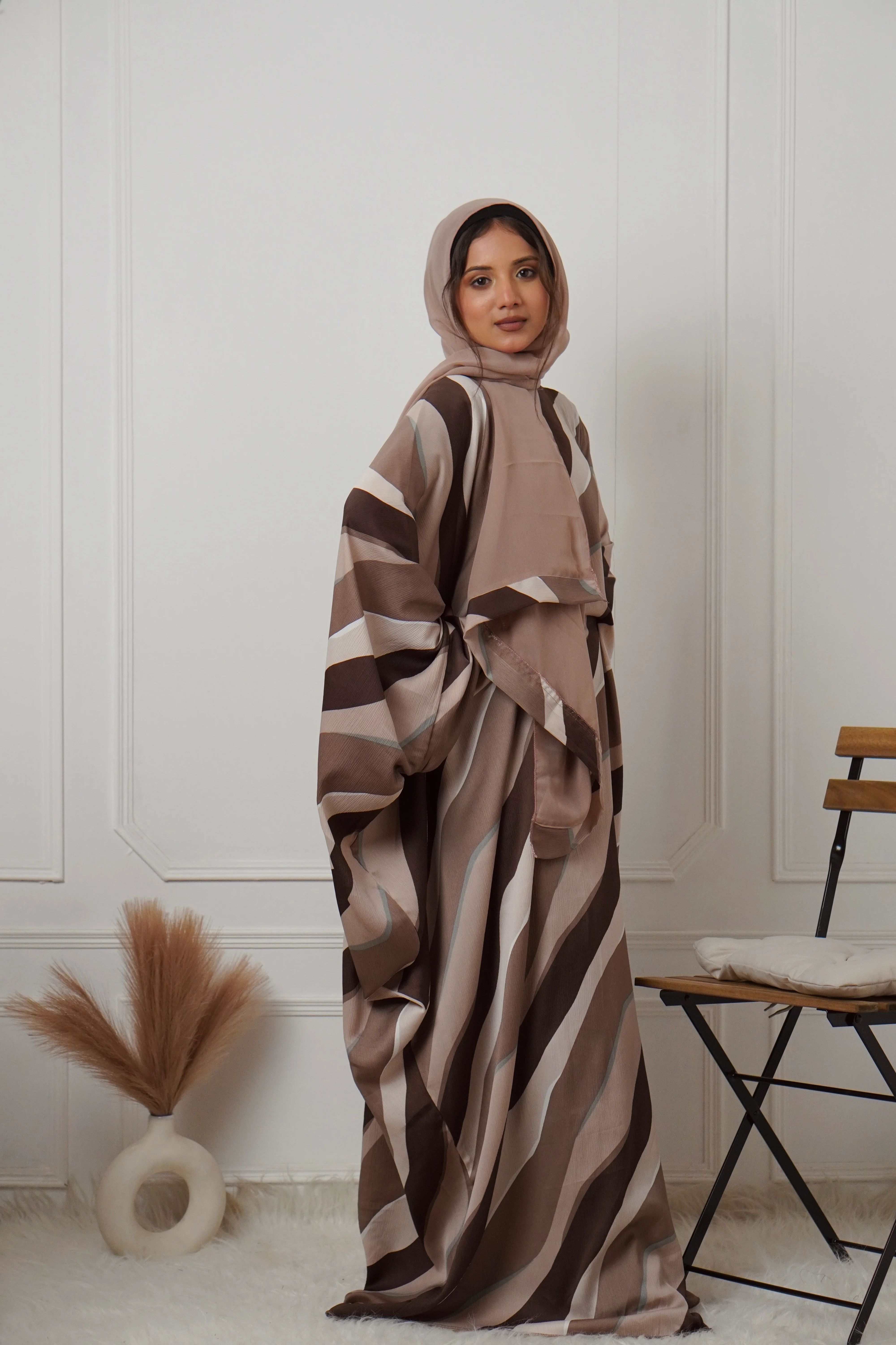 Y2K PRINTED ABAYAH - BROWN - Image 10