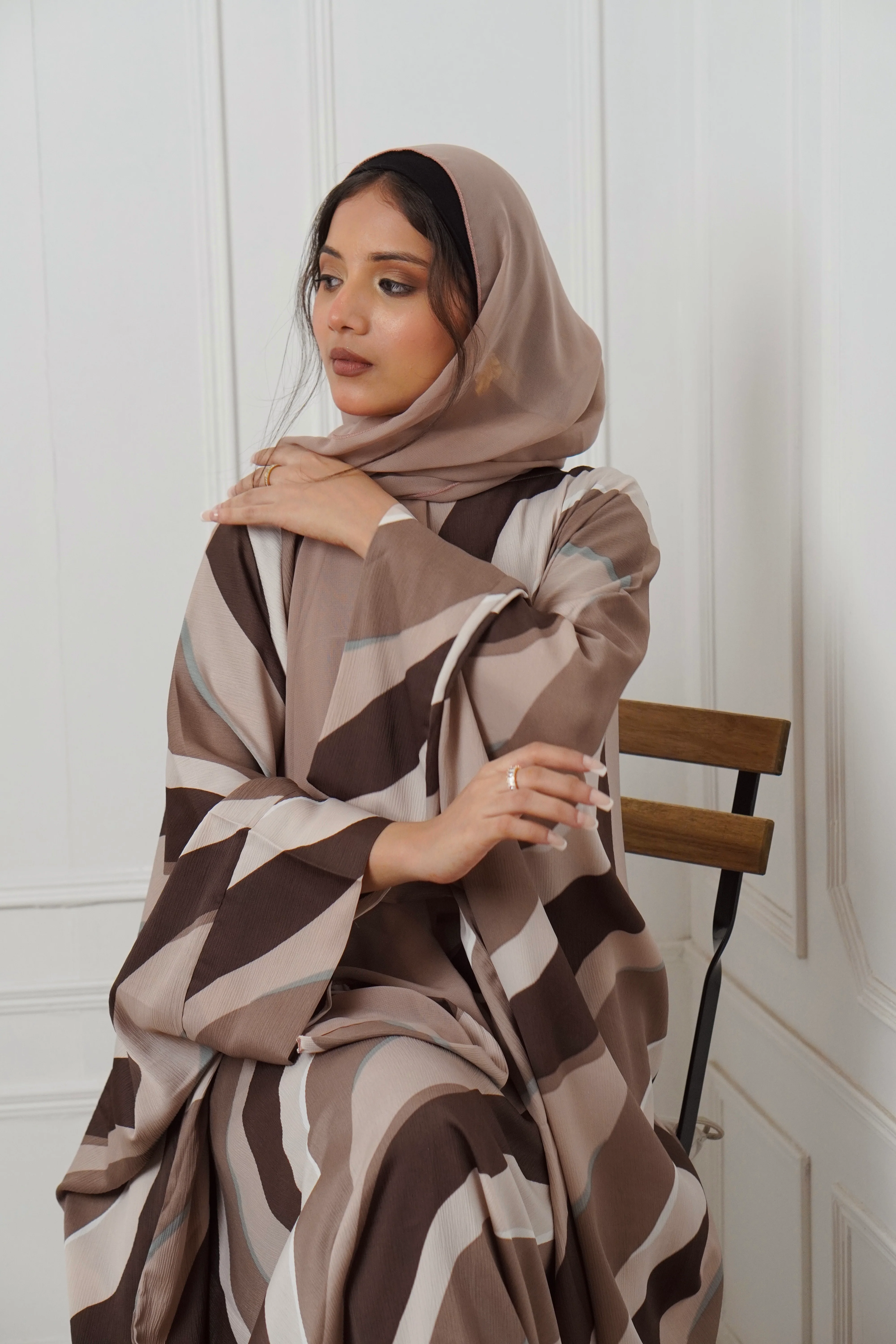 Y2K PRINTED ABAYAH - BROWN - Image 9