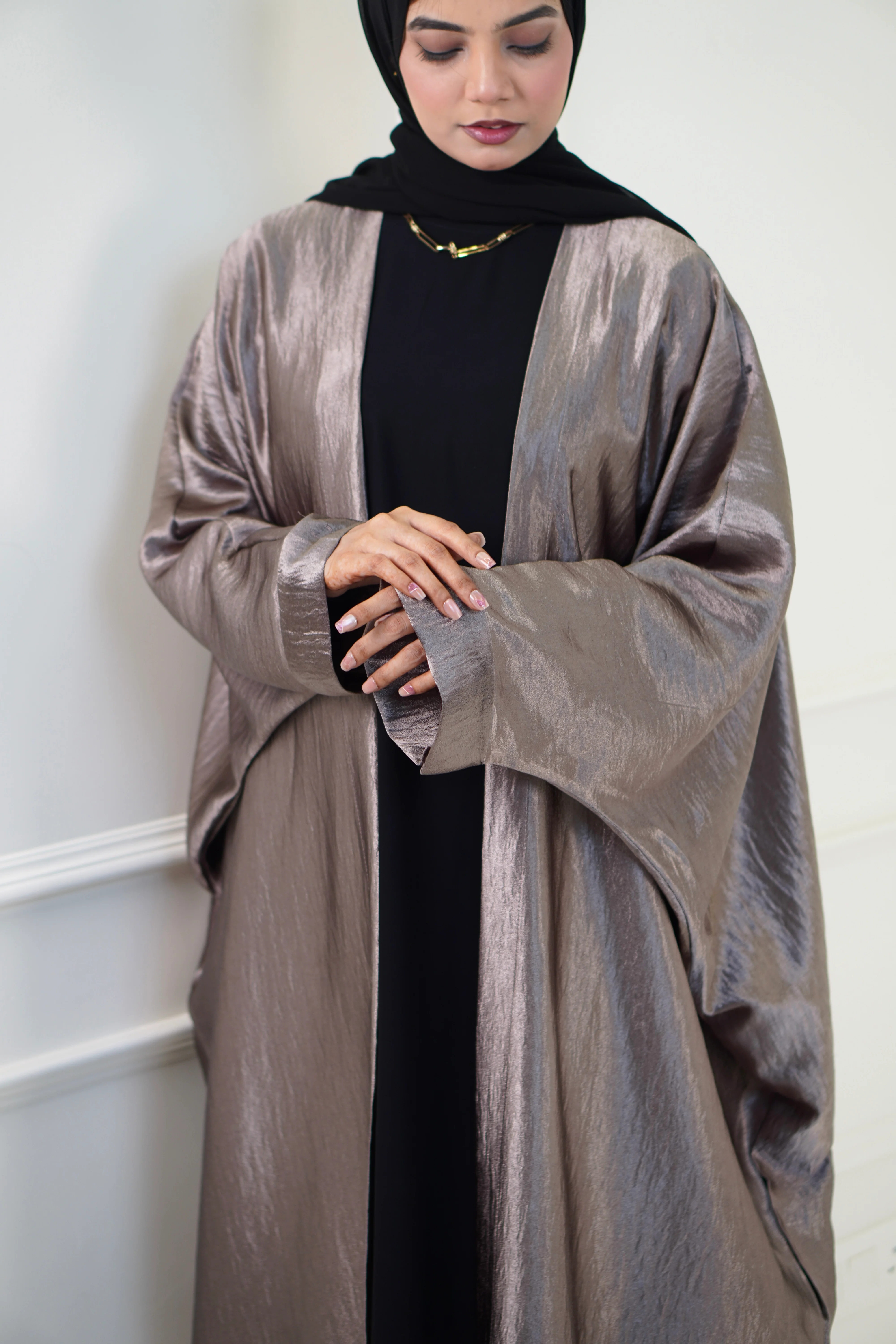 Qamar Open Abayah - Image 3