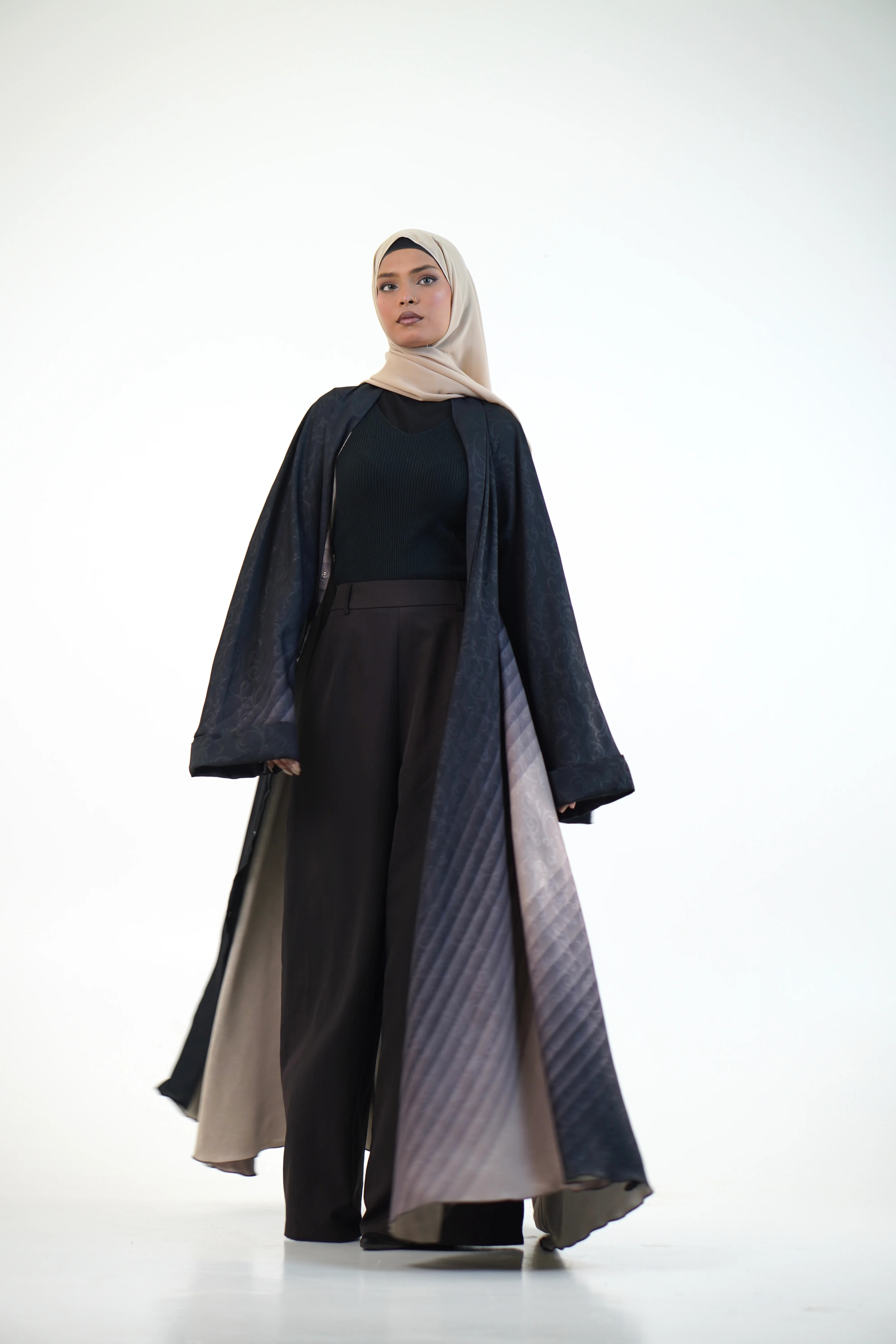 TEXTURED OMBRE PLEATED ABAYAH - Image 16