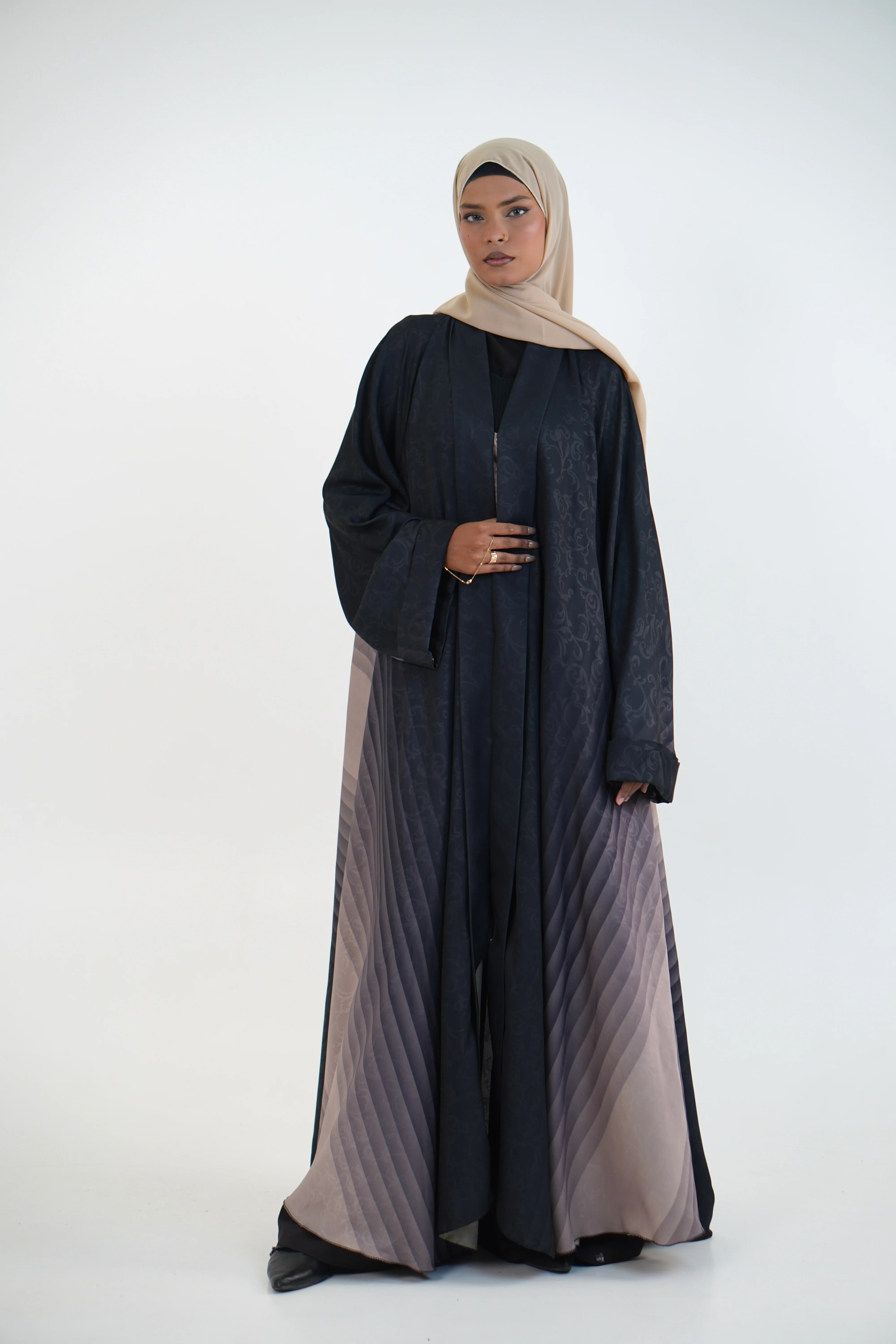 TEXTURED OMBRE PLEATED ABAYAH - Image 6