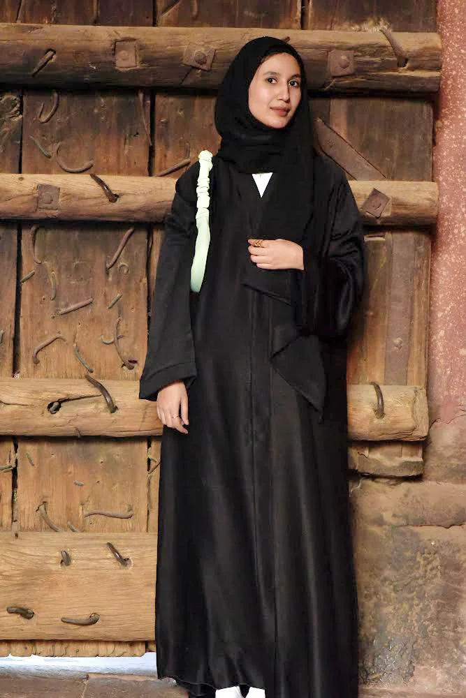 Zoom Black Abayah - Image 2